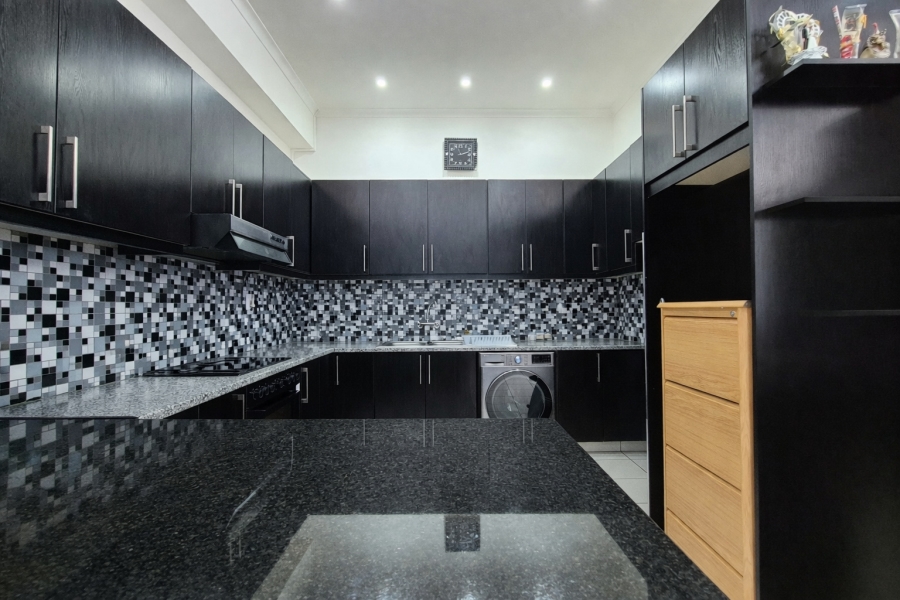 2 Bedroom Property for Sale in Wynberg Western Cape